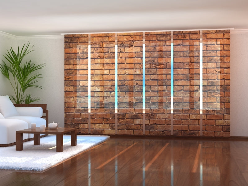 Schiebegardinen Ziegelsteinbraune Wand