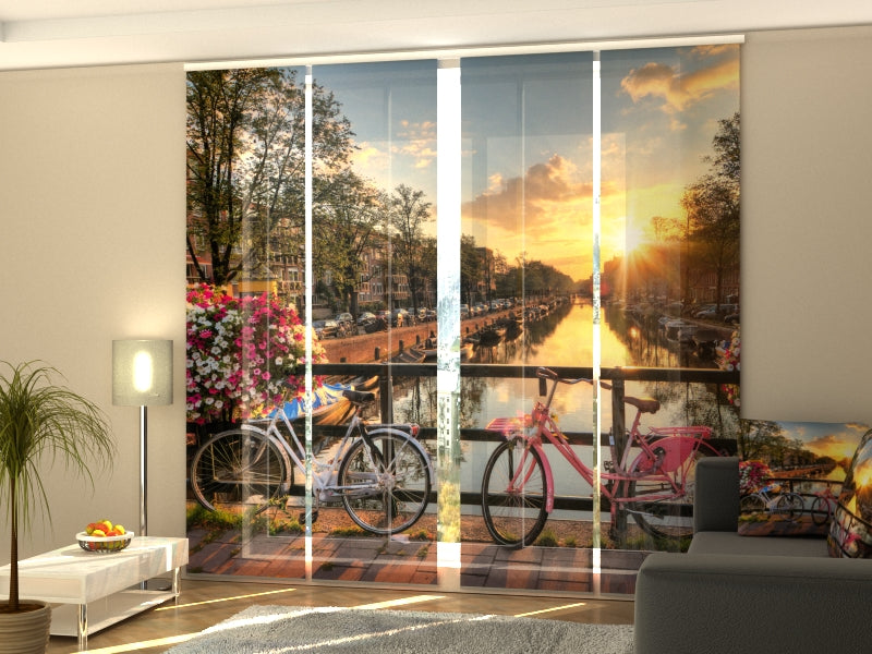 Schiebegardinen Wunderschöner Sonnenaufgang über Amsterdam