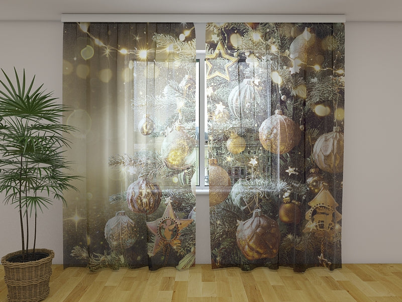 Fotogardine Weihnachtsbaum mit goldenem Retro-Spielzeug