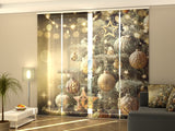 Schiebegardinen Weihnachtsbaum mit goldenem Retro-Spielzeug