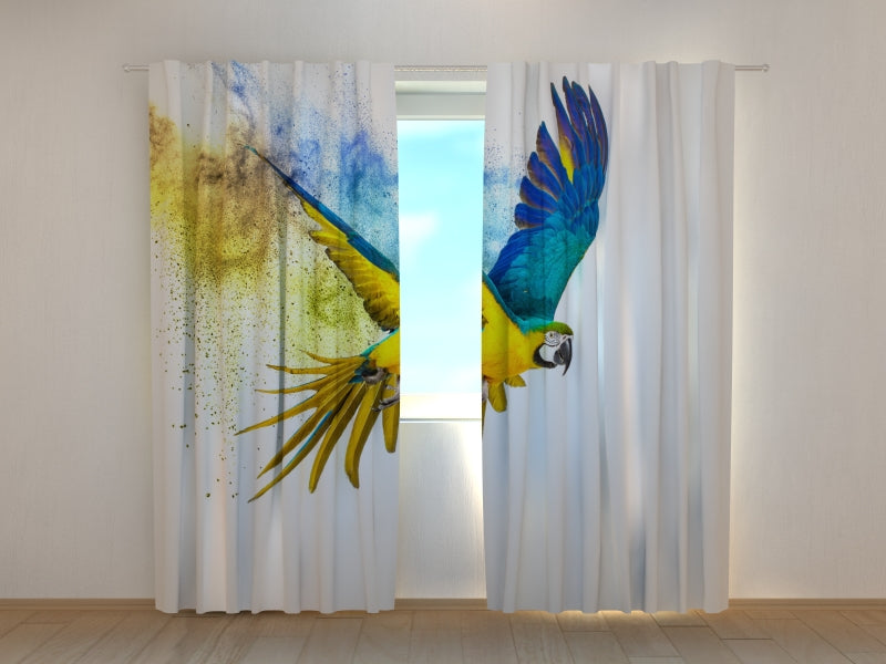 Fotogardine Das bunte Fliegen des Papageis